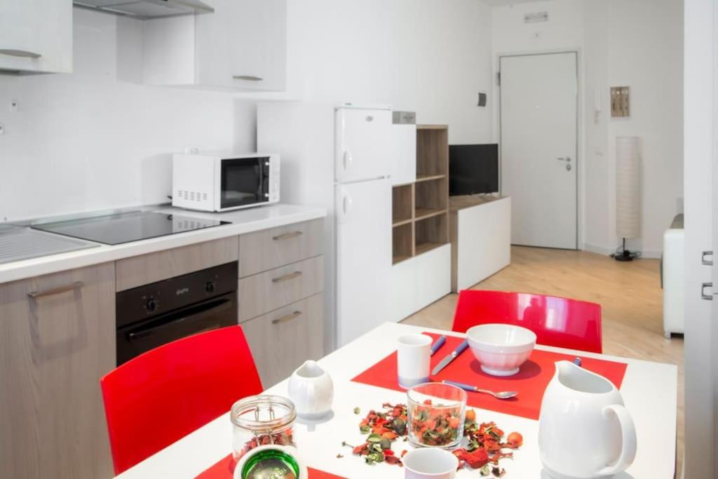 B&B Gocciadoro 26 Nuovo, Climatizzato, Zona Ospedale, Posto Auto Trento Exteriör bild