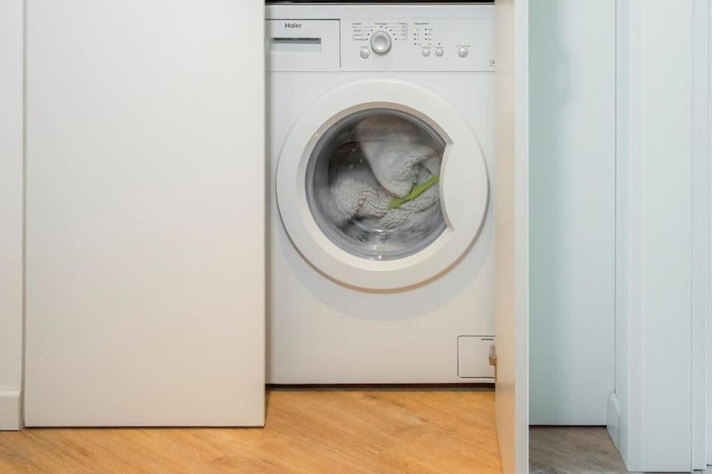 B&B Gocciadoro 26 Nuovo, Climatizzato, Zona Ospedale, Posto Auto Trento Exteriör bild