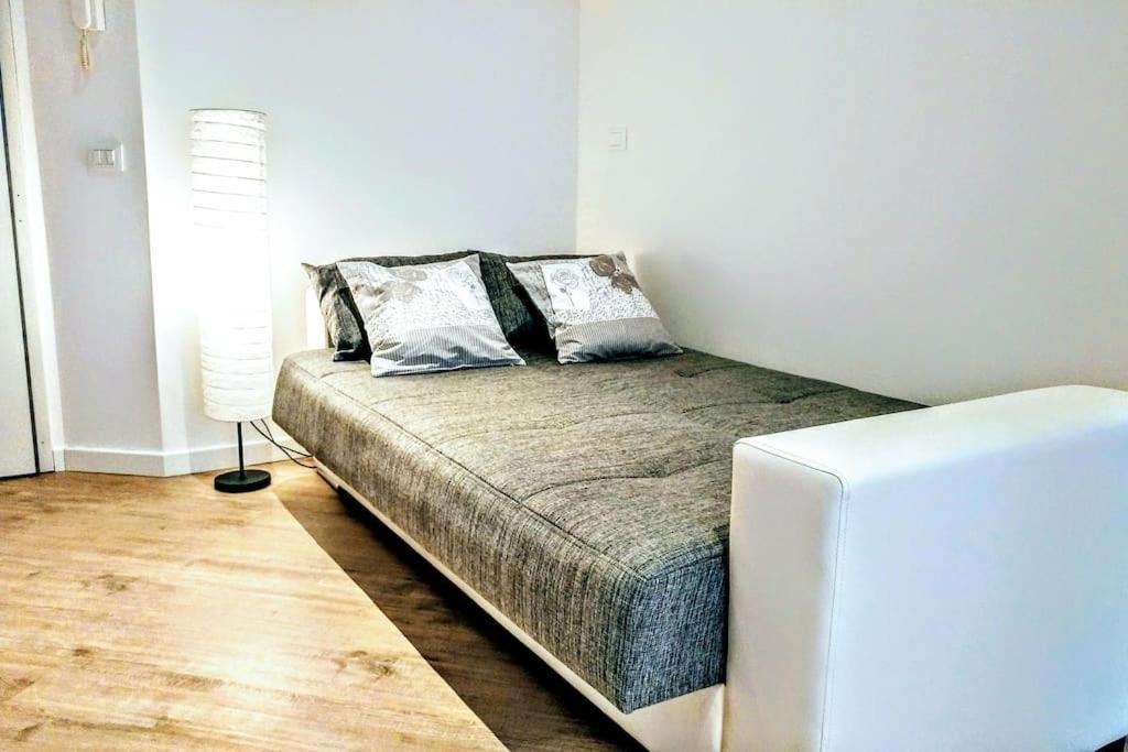 B&B Gocciadoro 26 Nuovo, Climatizzato, Zona Ospedale, Posto Auto Trento Exteriör bild