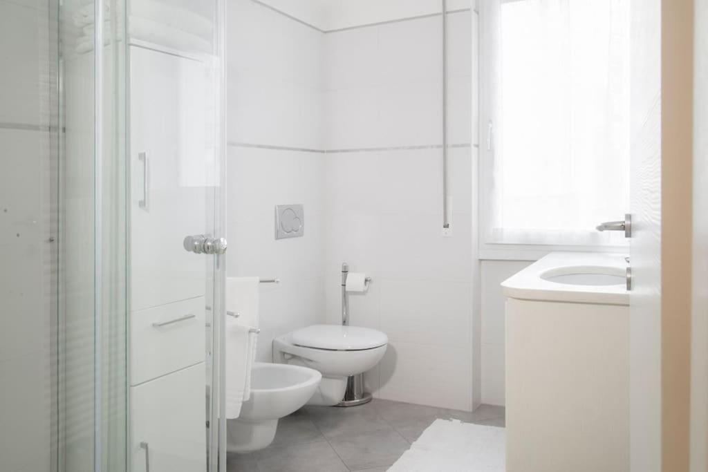 B&B Gocciadoro 26 Nuovo, Climatizzato, Zona Ospedale, Posto Auto Trento Exteriör bild