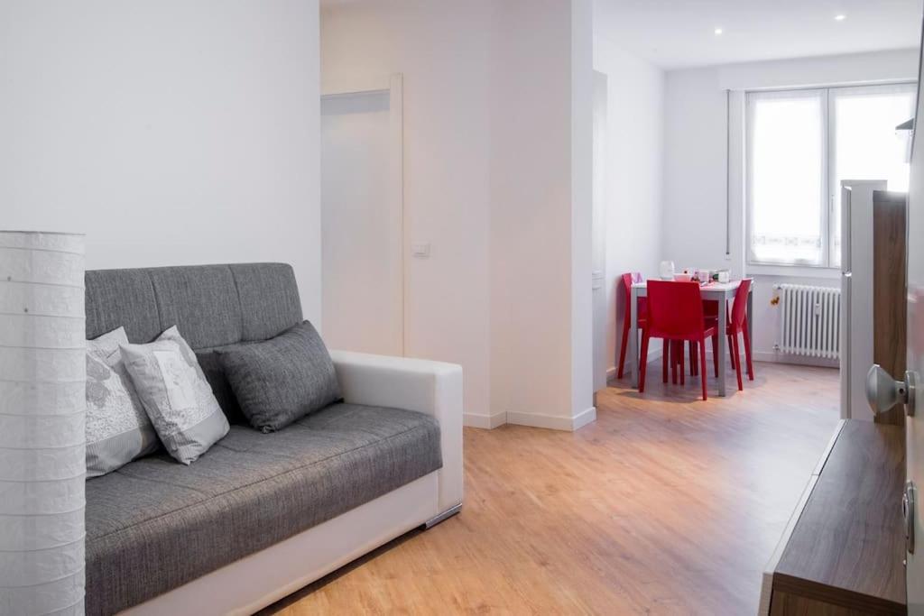B&B Gocciadoro 26 Nuovo, Climatizzato, Zona Ospedale, Posto Auto Trento Exteriör bild