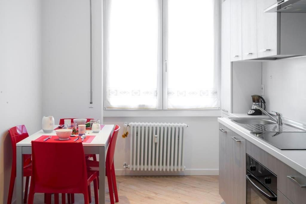 B&B Gocciadoro 26 Nuovo, Climatizzato, Zona Ospedale, Posto Auto Trento Exteriör bild